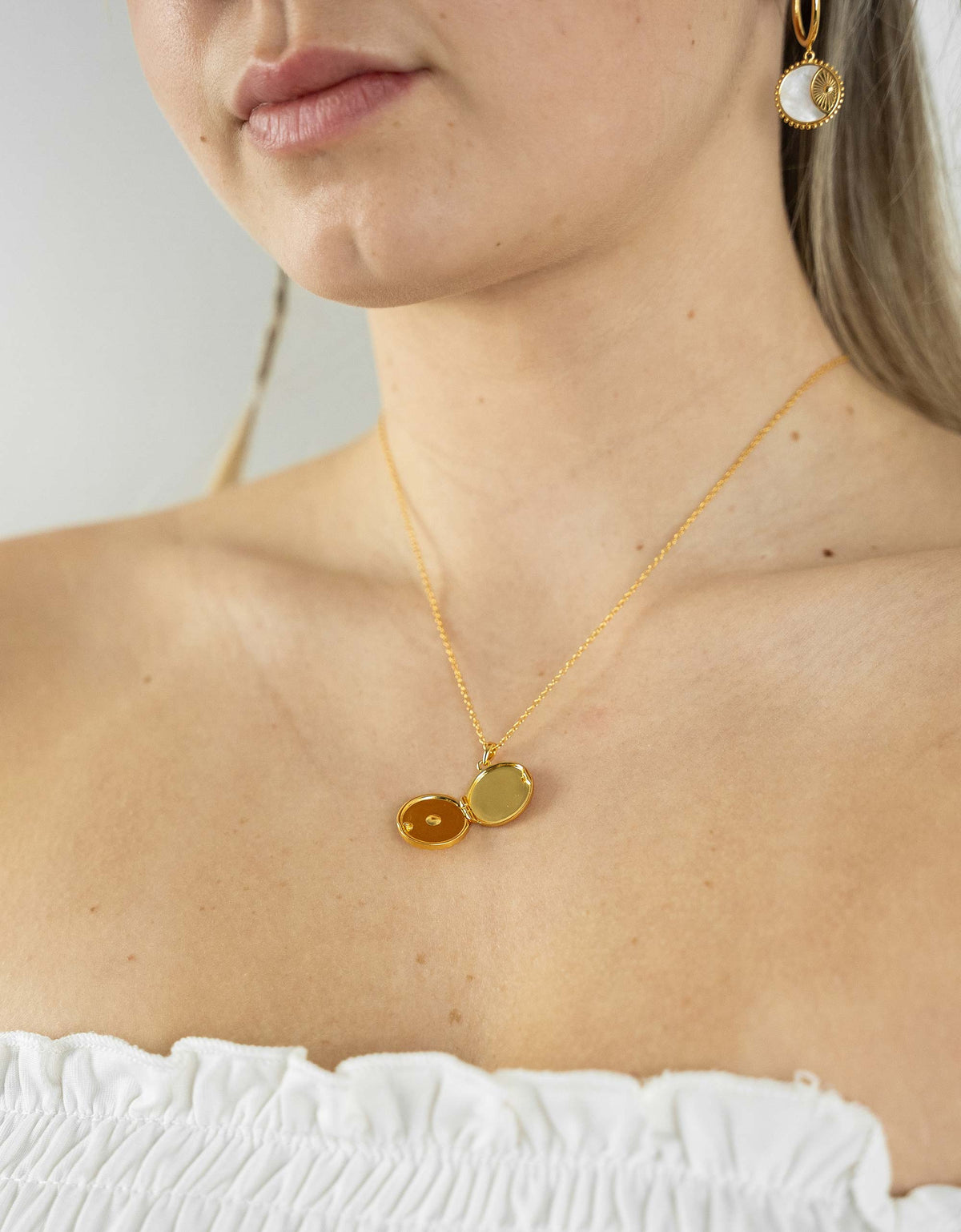 Sun Shell Pearl Locket Necklace