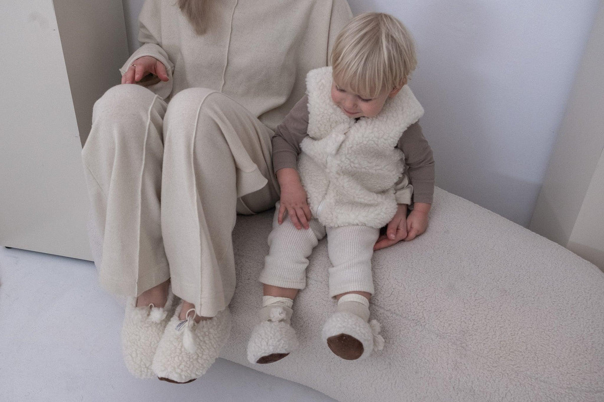 “Mama &amp; Me” Woolen Teddy Slipper Gift Set