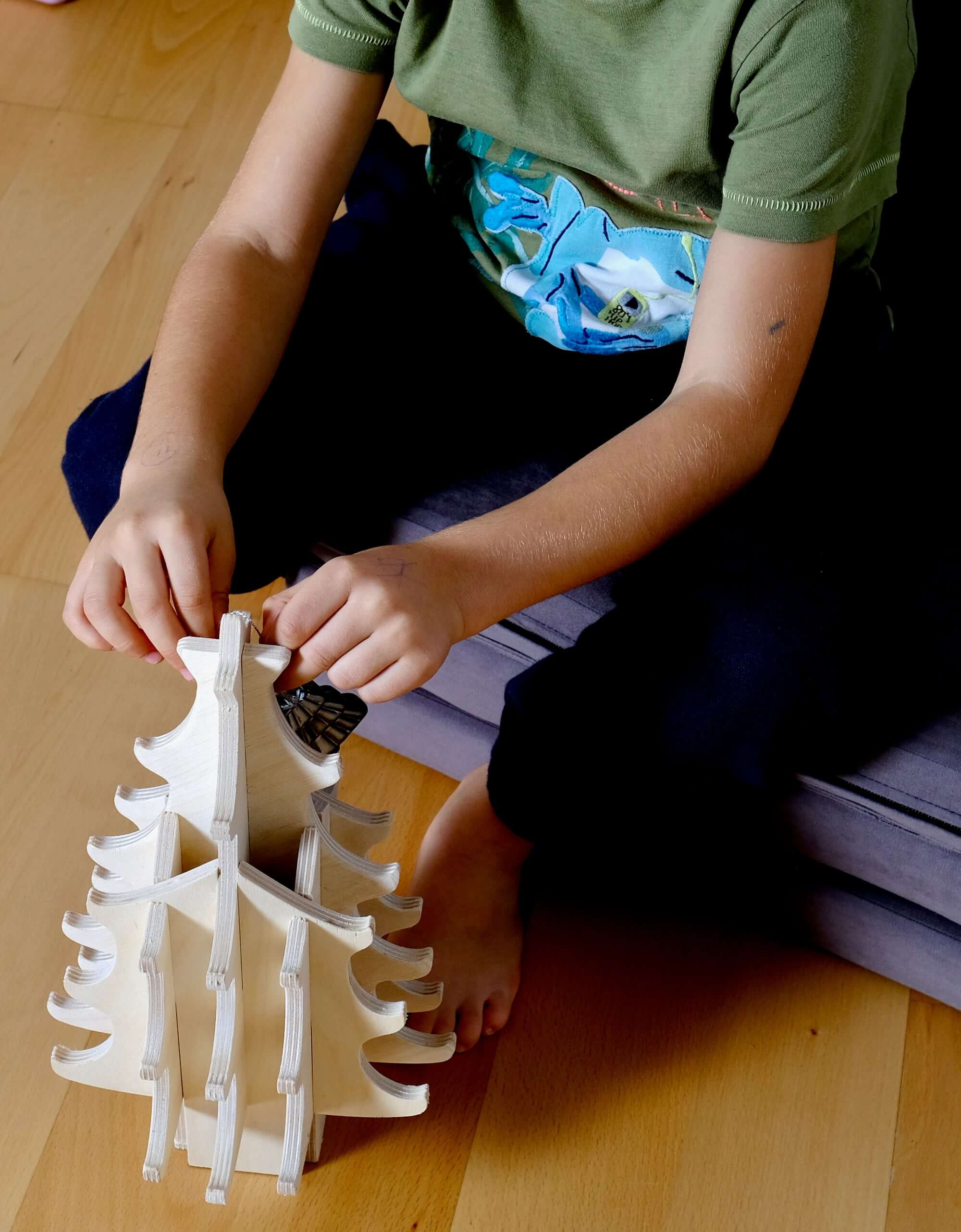 Wooden Small Christmas Tree &amp; Felt Ornaments Set-4