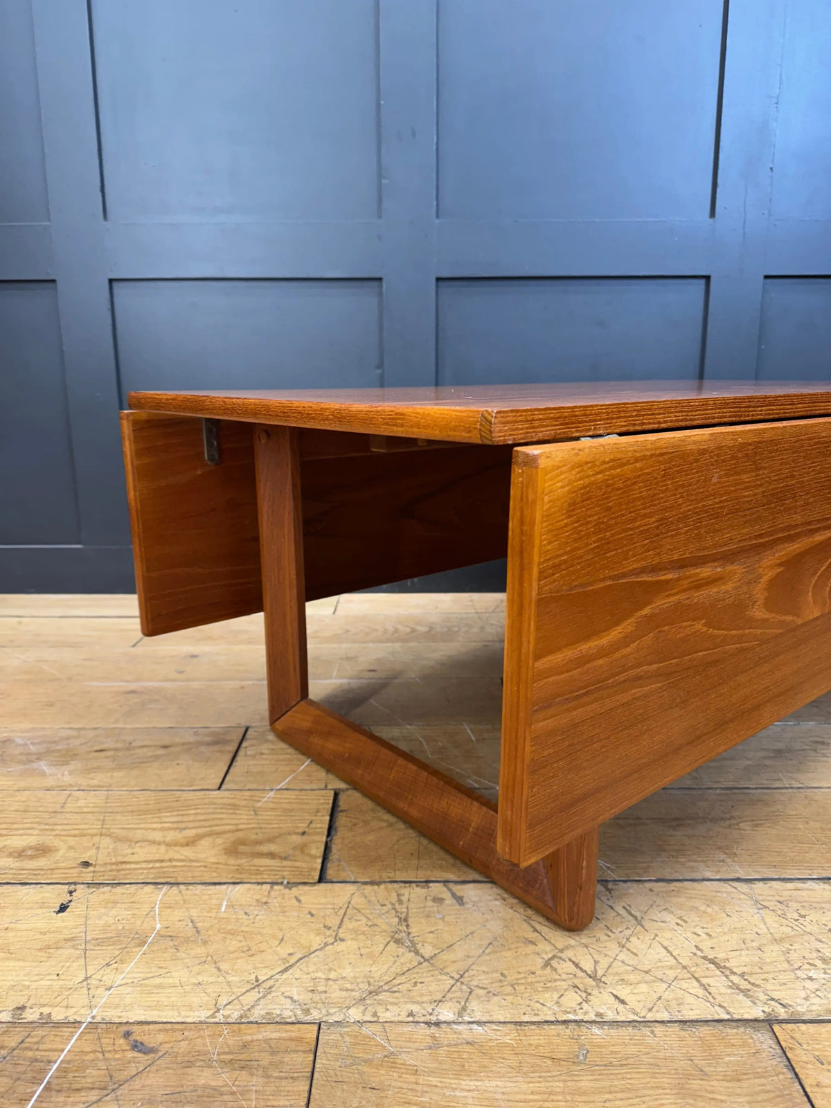 Mid Century Teak Coffee Table / Extending Drop Leaf Coffee Table / D-Scan