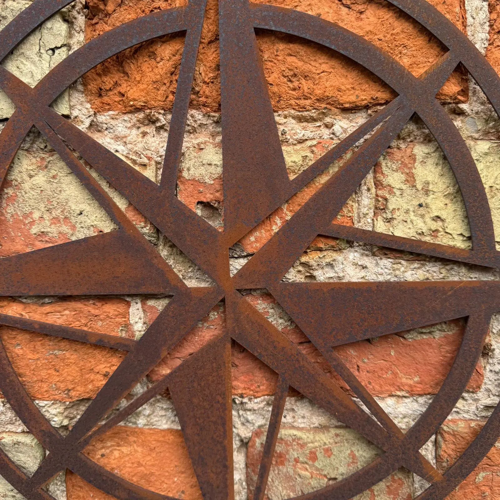 Rusty Compass Garden Decoration , Wall Or Fence Ornament