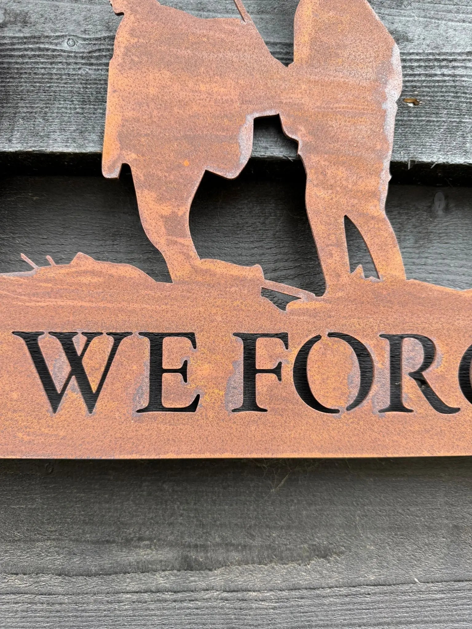 Metal Lest We Forget Garden Ornament - Soldier Scene Garden Decoration