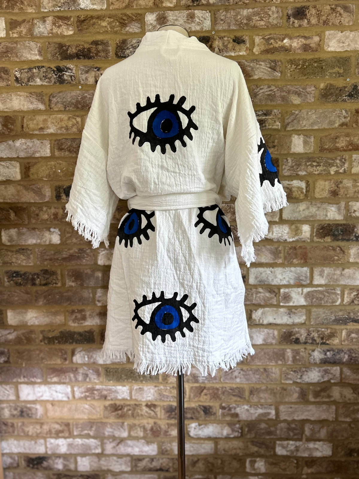 Organic Kimono in White with Dark Blue &amp; Black Eye: Short