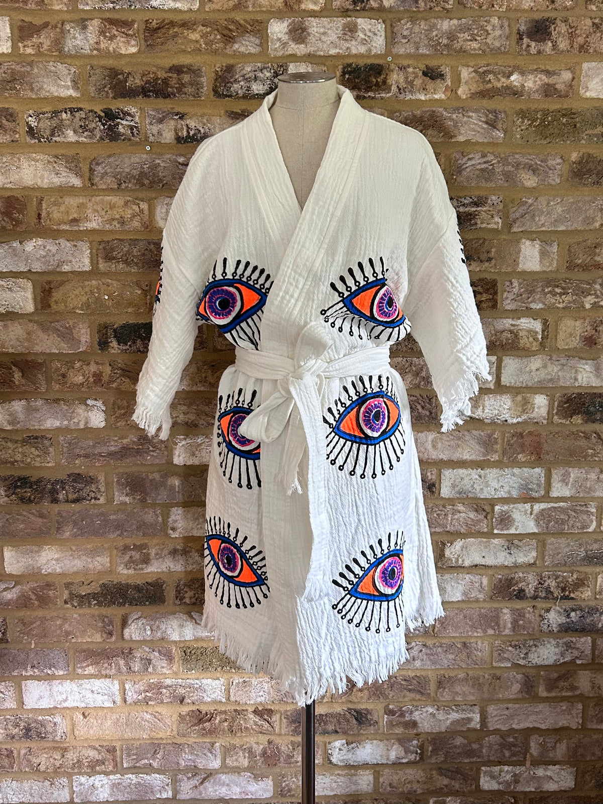 Organic Kimono in White with Orange &amp; Purple Eye: Short