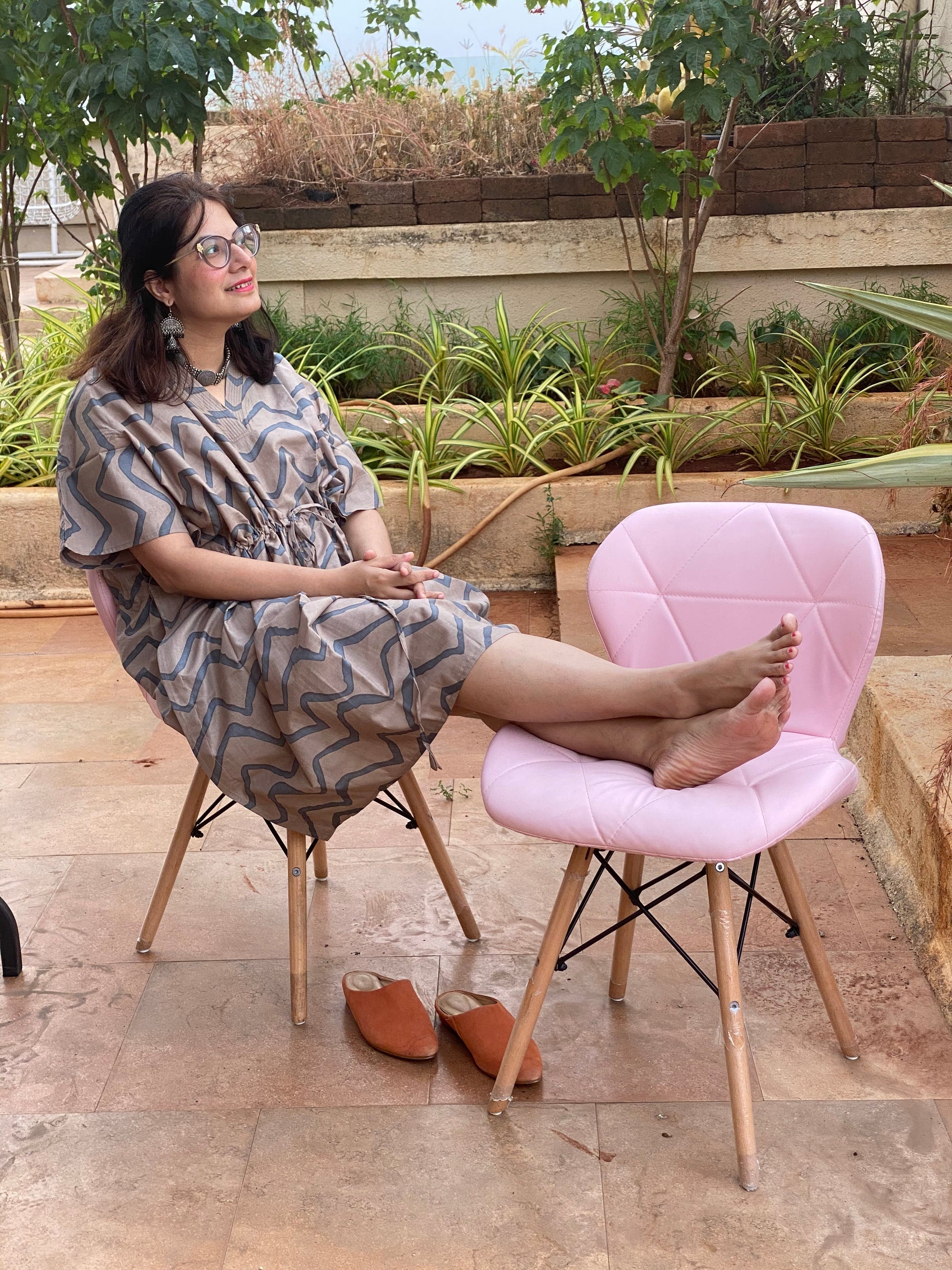 Chevron V-Neck, Knee Length, Cinched Waist Caftan-4