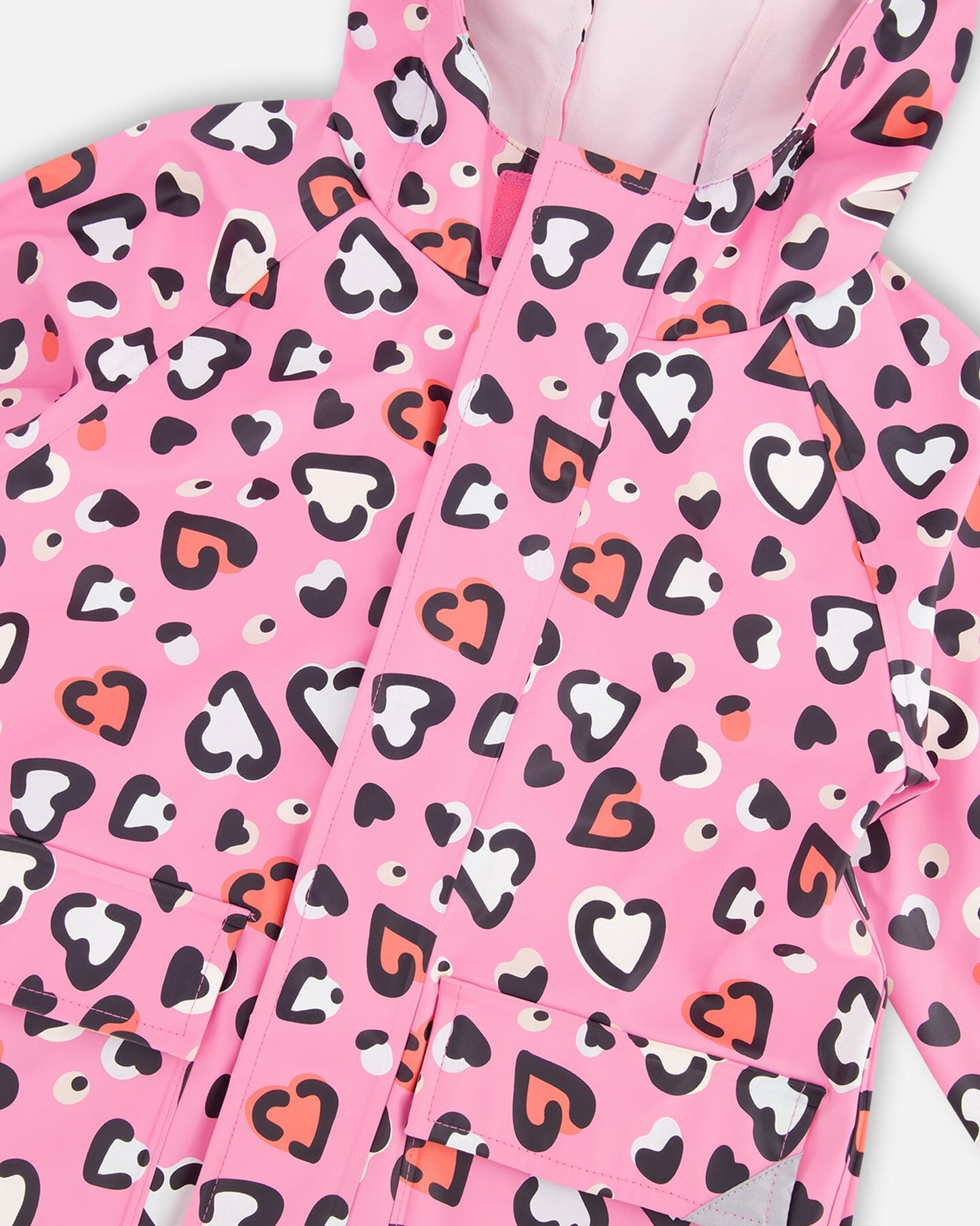 Pink raincoat with color-changing hearts-4