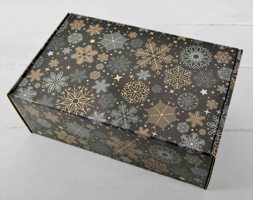 Sustainable Christmas Gift Box with Wine