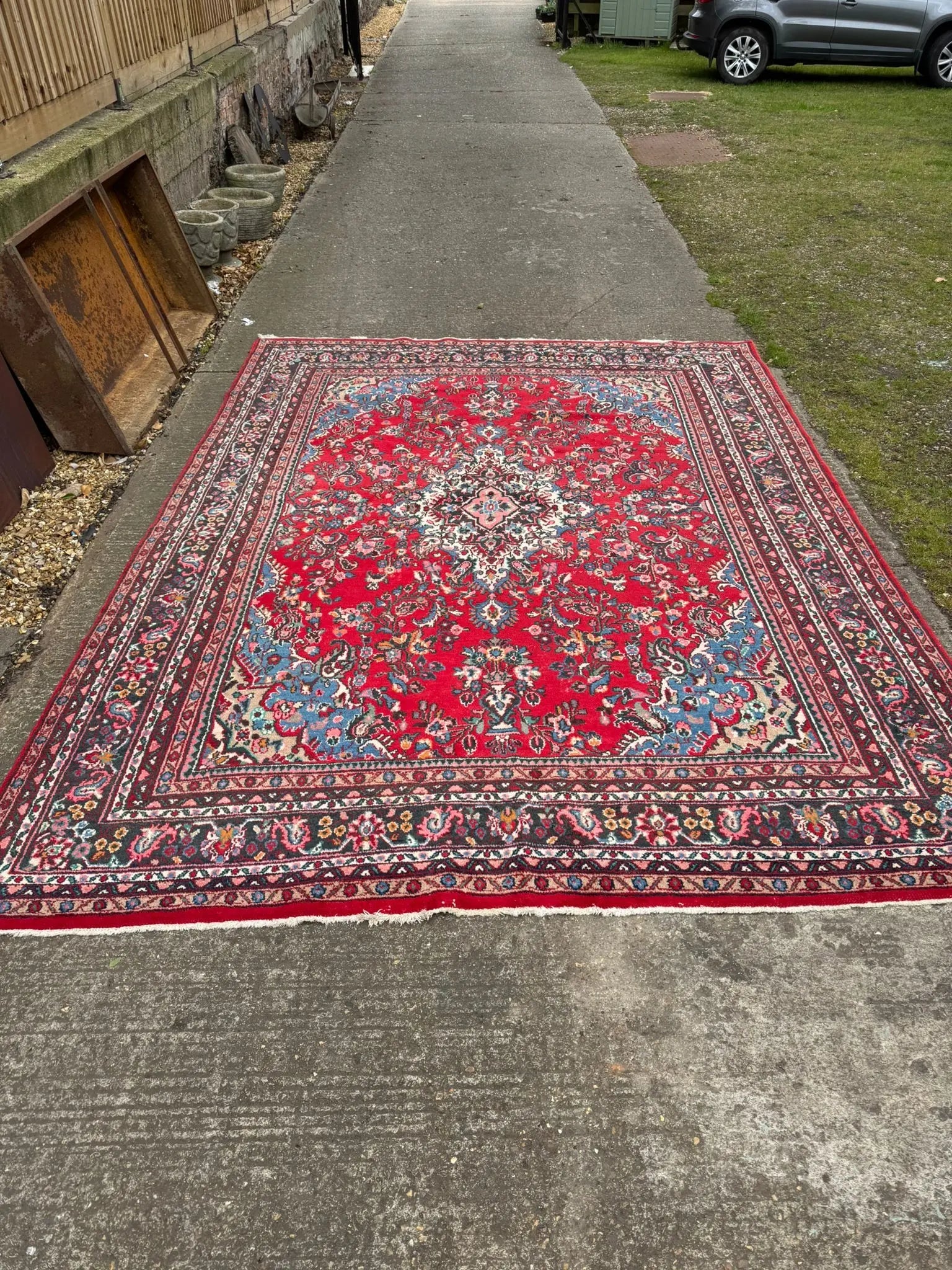Large Red Oriental Wool Rug – Hand Made Traditional Carpet 381 x 270 cm