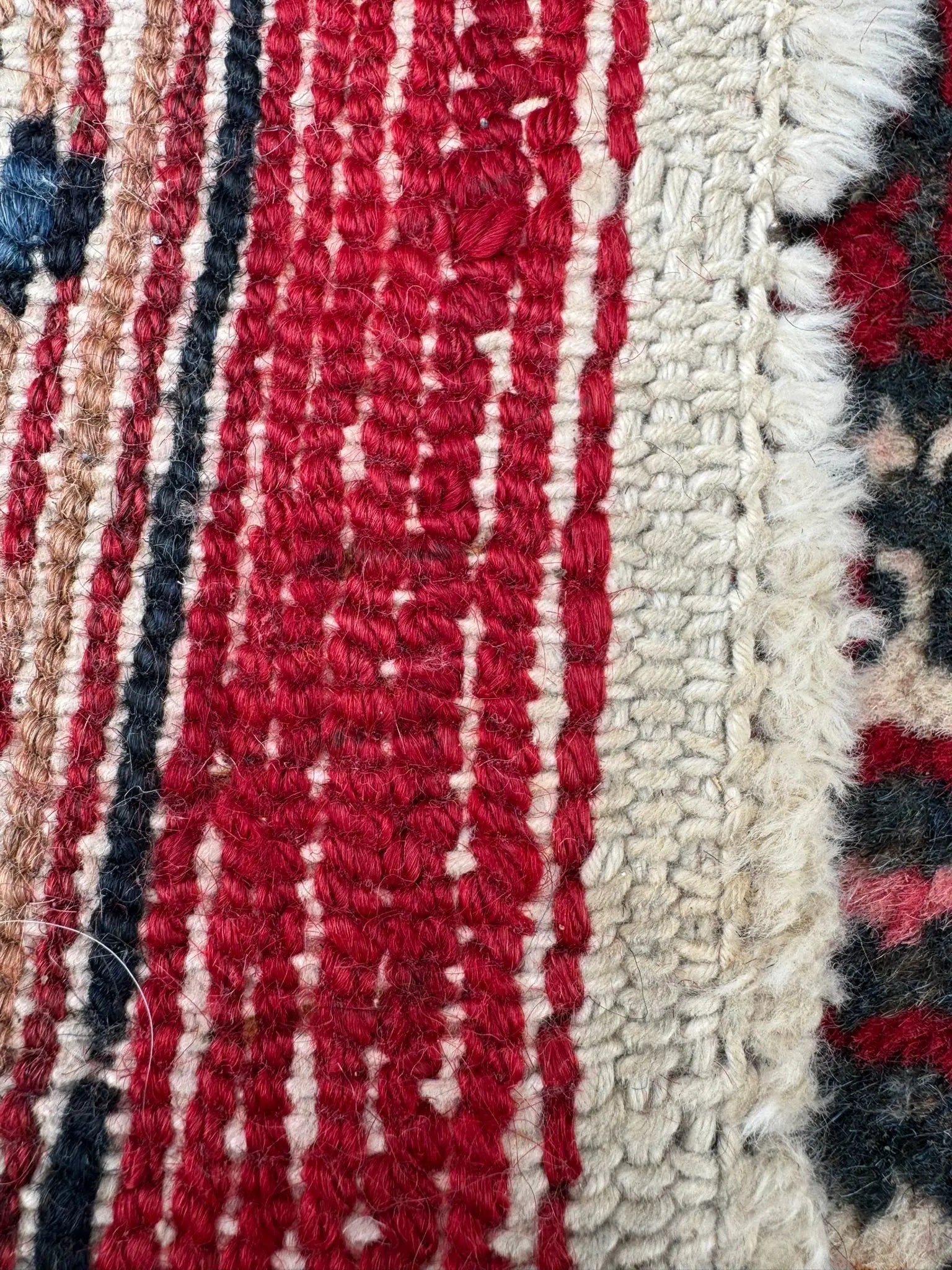 Large Red Oriental Wool Rug – Hand Made Traditional Carpet 381 x 270 cm