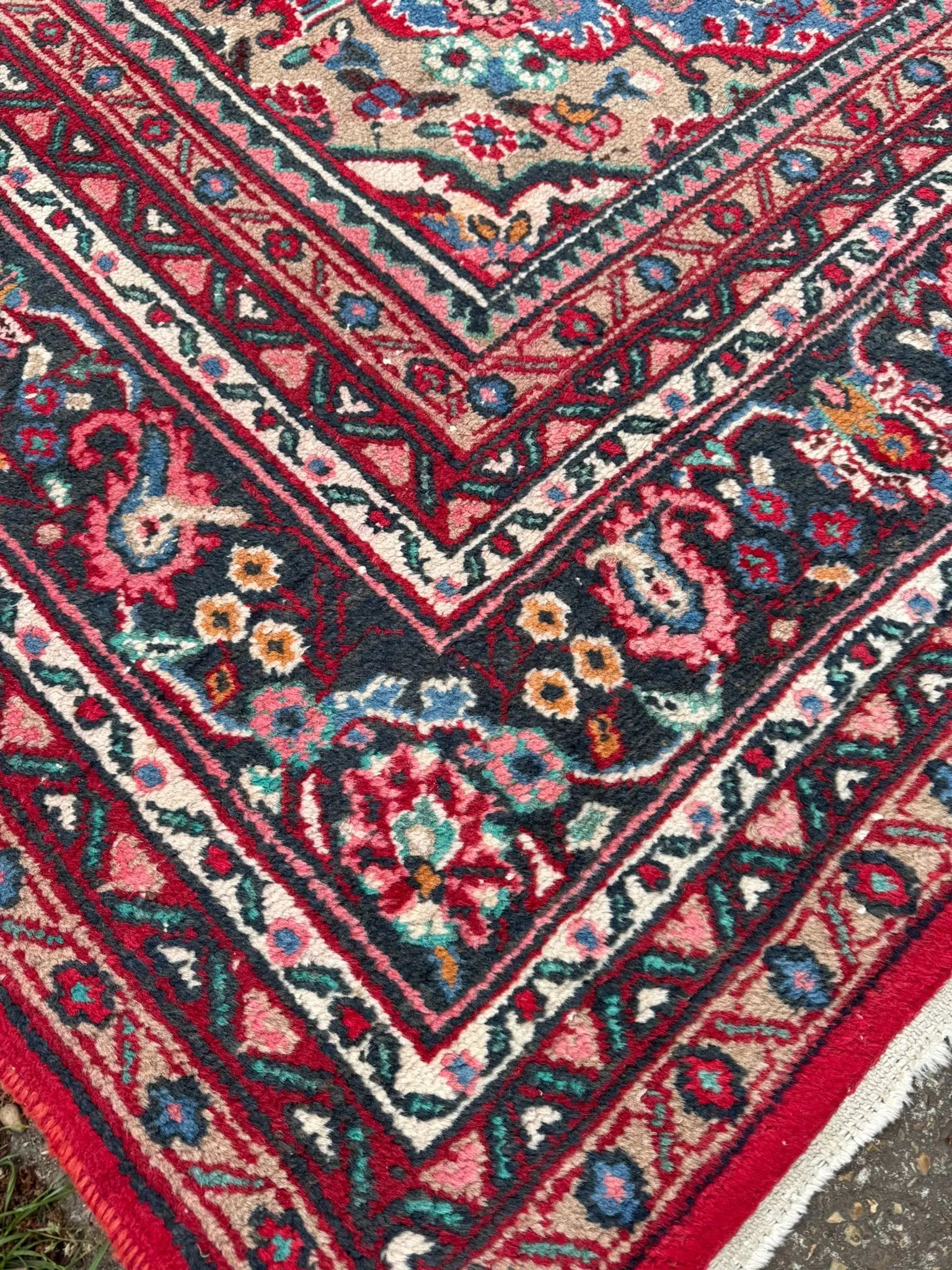 Large Red Oriental Wool Rug – Hand Made Traditional Carpet 381 x 270 cm