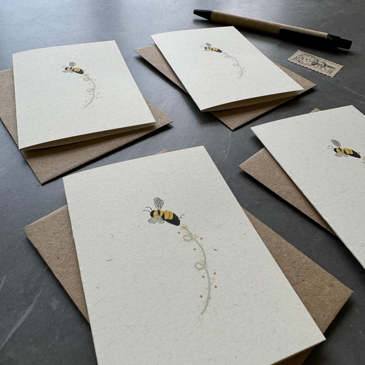 Small note cards with bee design