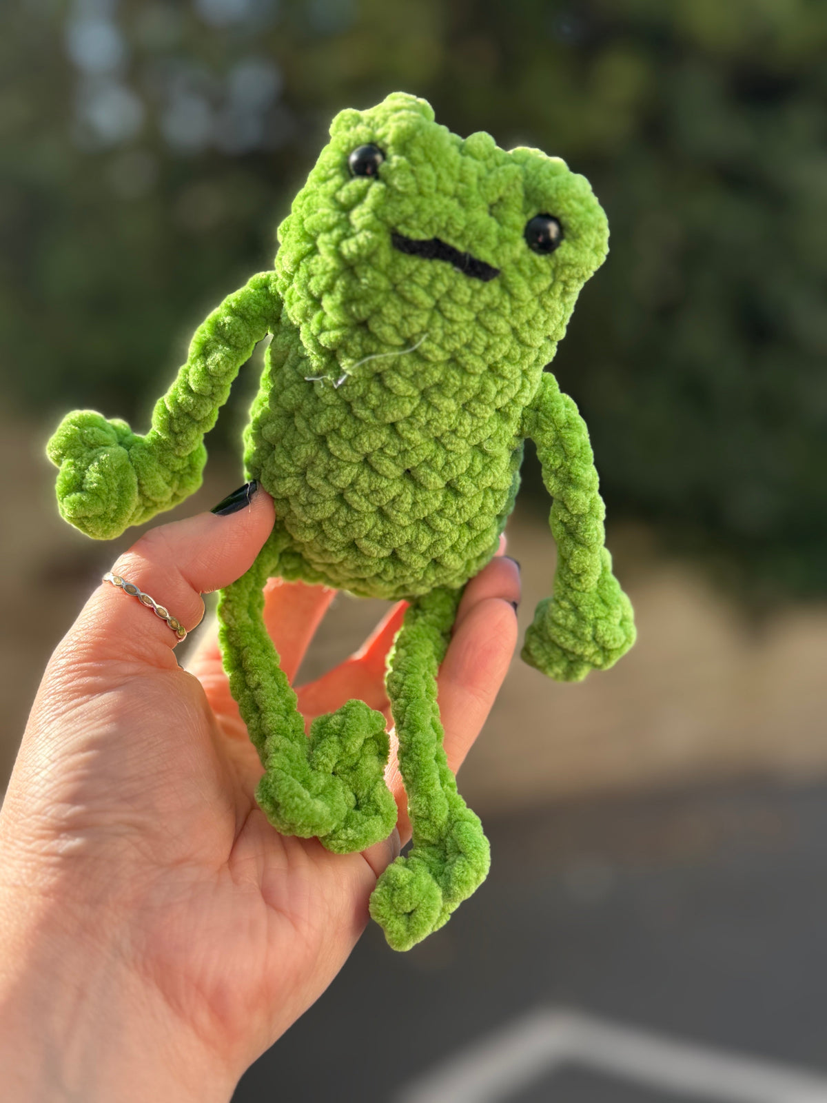 Fergus The Leggy Frog - Chunky Crochet Frog Plush – Soft Handmade Kawaii Frog Toy