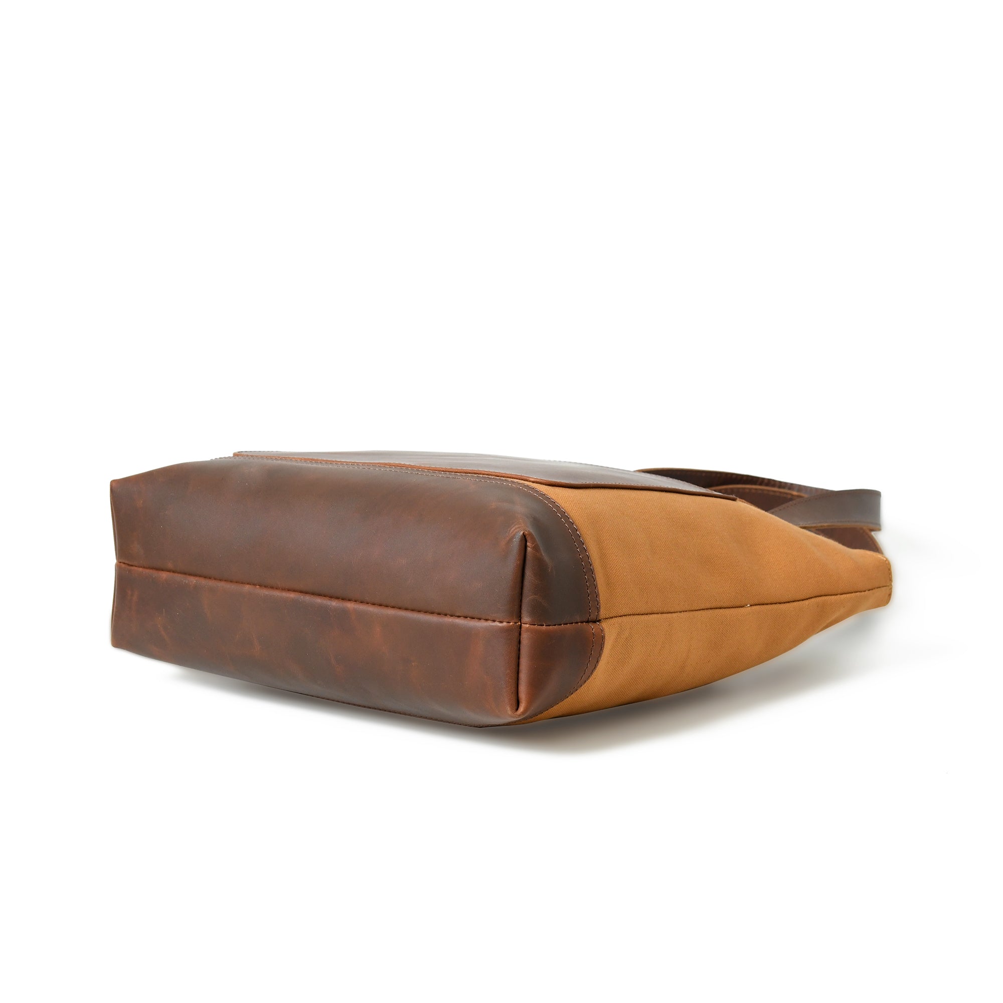 Organic Elegance: Leather &amp; Canvas Tote Bag