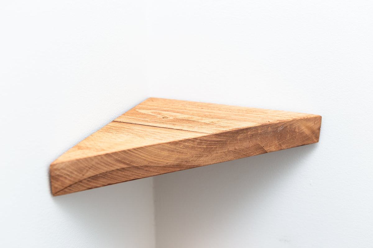 CORNER SHELVES SET OF 2