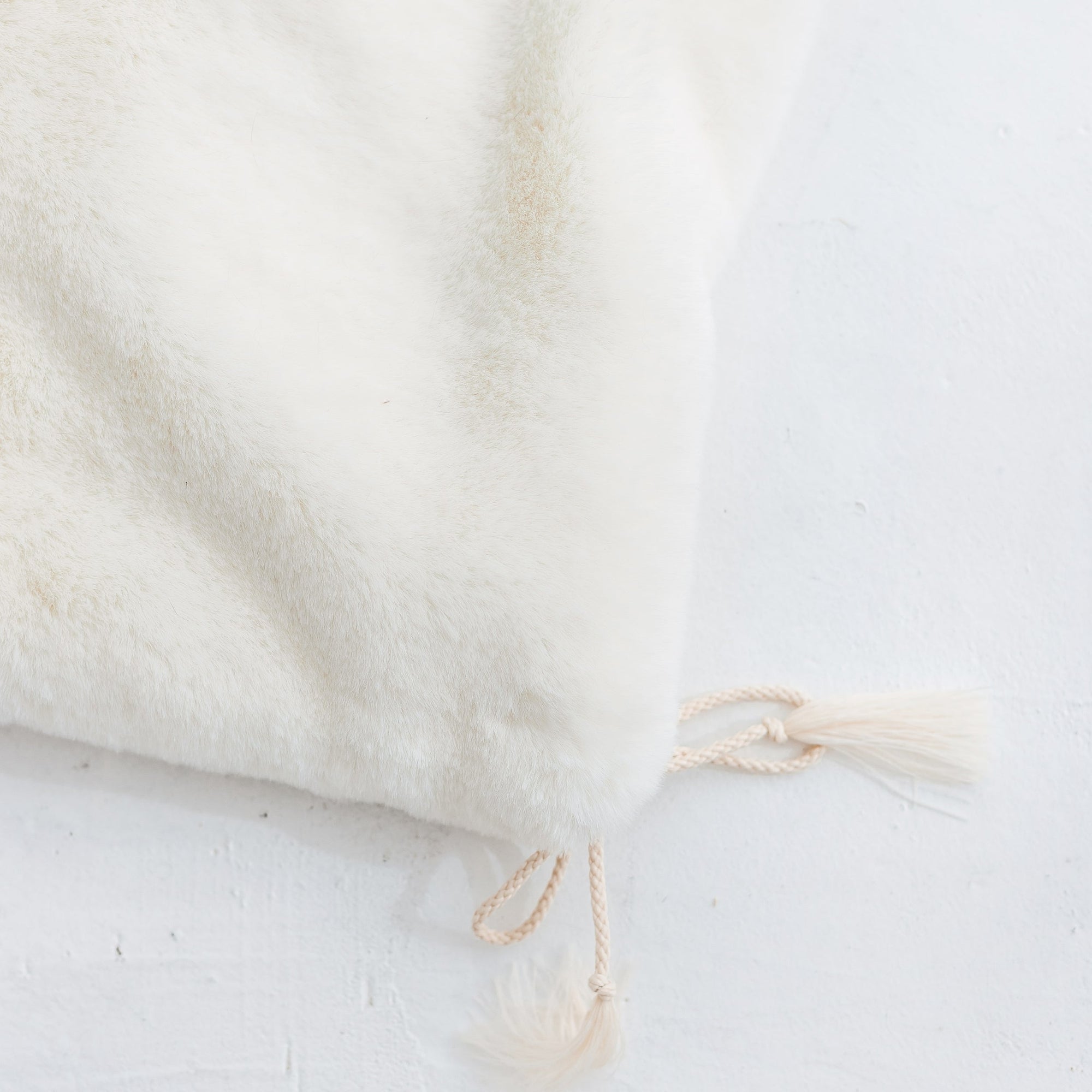 MINICAMP Teepee Tent for Cats, Dogs &amp; Rabbits - Cozy Ecru Pet Tent with Faux Fur Mat by Minicamp at brixbailey.com