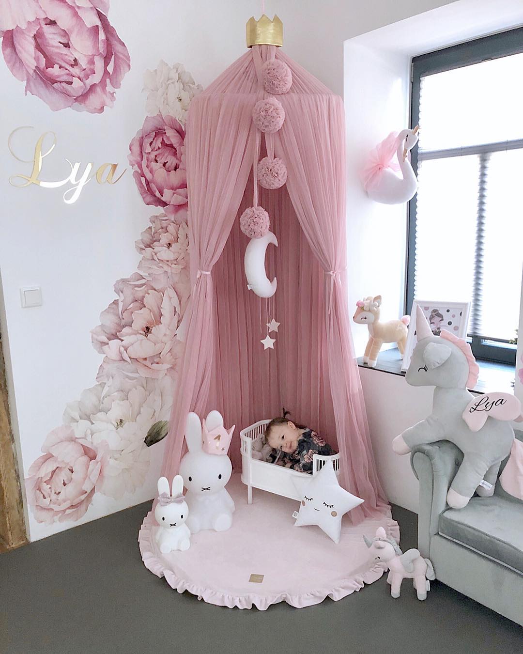 Round Pink Velvet Play Mat with Frill