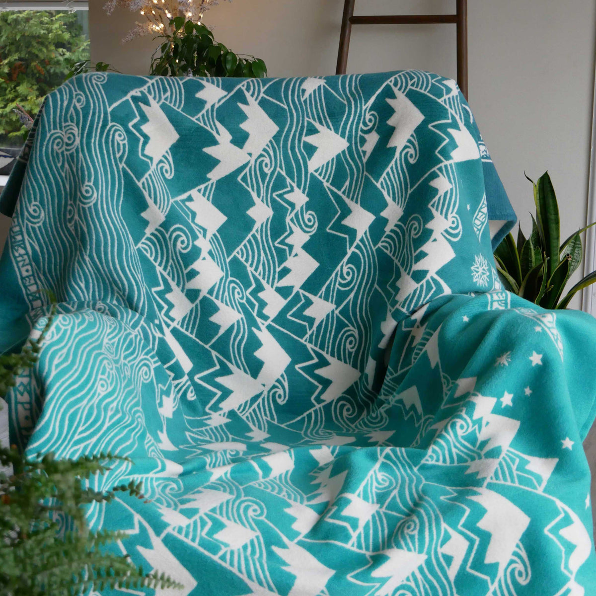 MISTY MOUNTAINS™ Moonlit Yoga Blanket/Throw