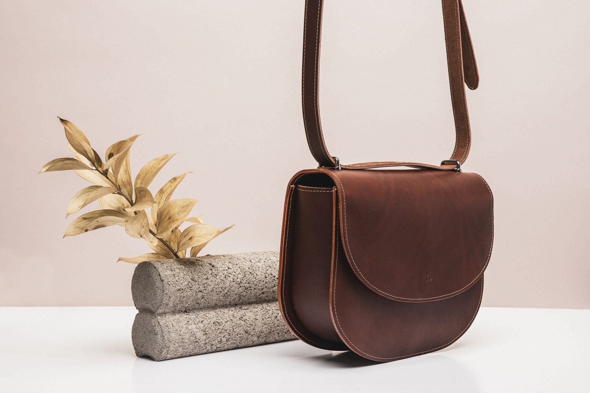 Leather Handbag Moon Pack Cognac