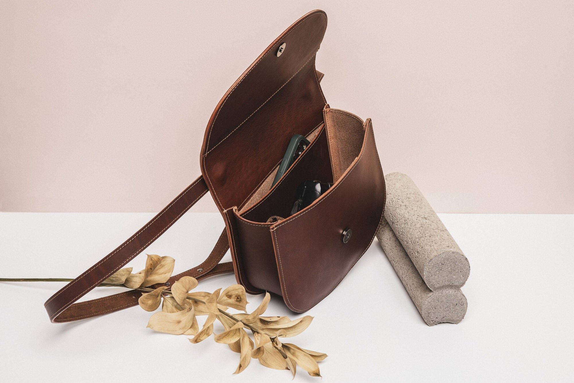 Leather Handbag Moon Pack Cognac