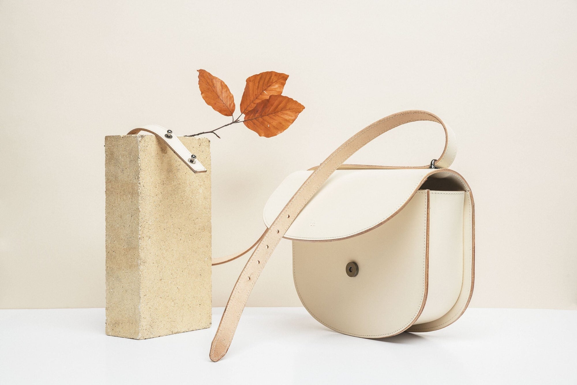 Leather Handbag Moon Pack Cookie