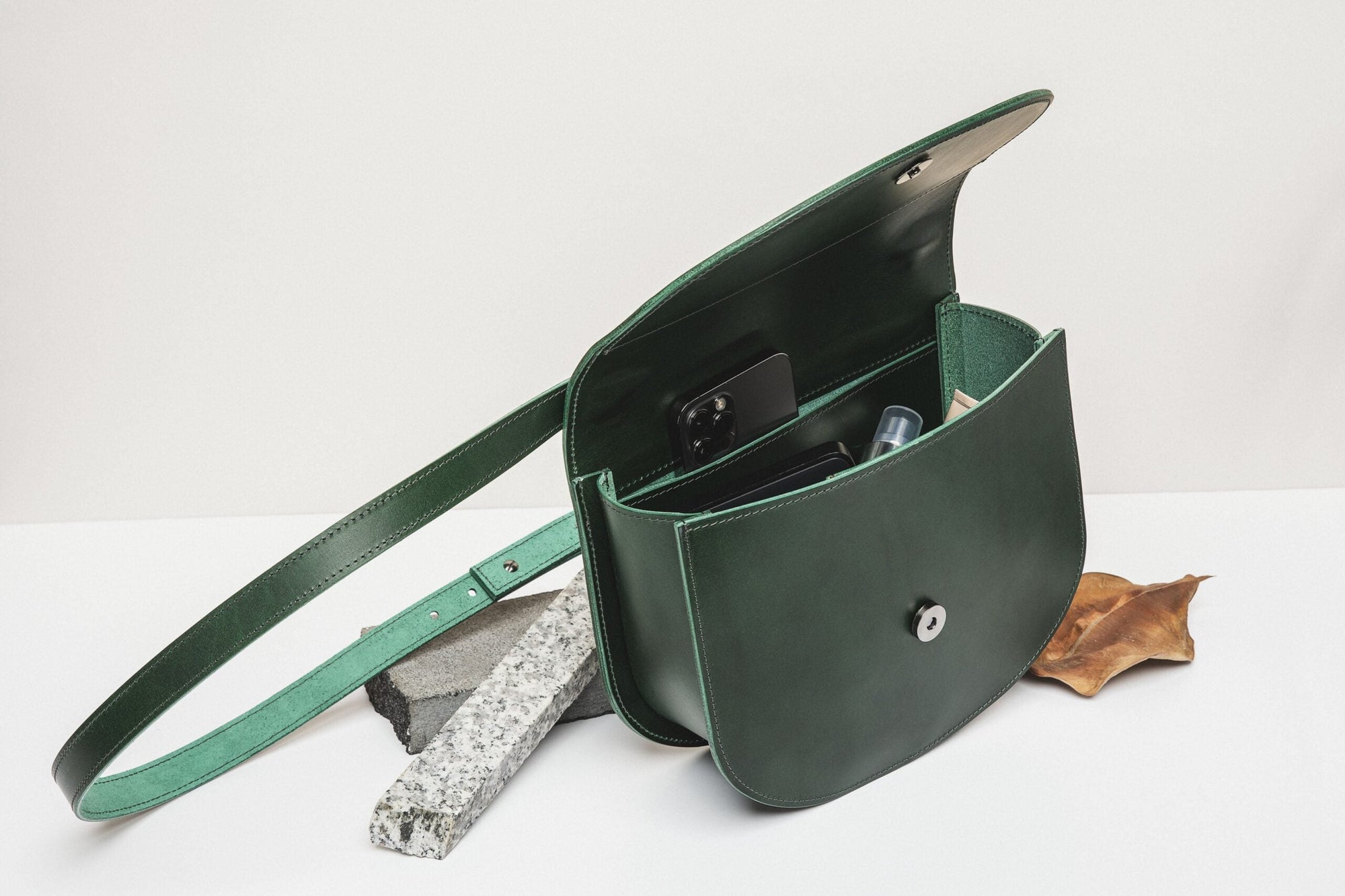 Leather Handbag Moon Pack Moss