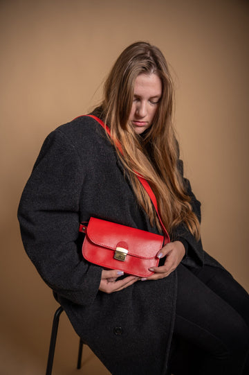 Vintage Leather Saddle Bag - Functional & Stylish Accessory