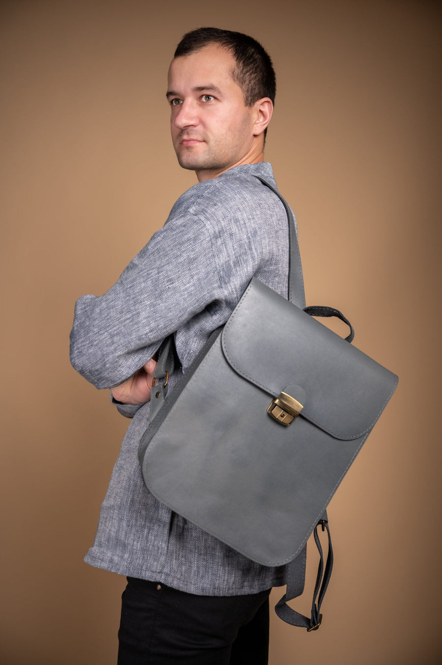 Natural Leather Saddle Bag - Vintage Chic & Laptop-Ready