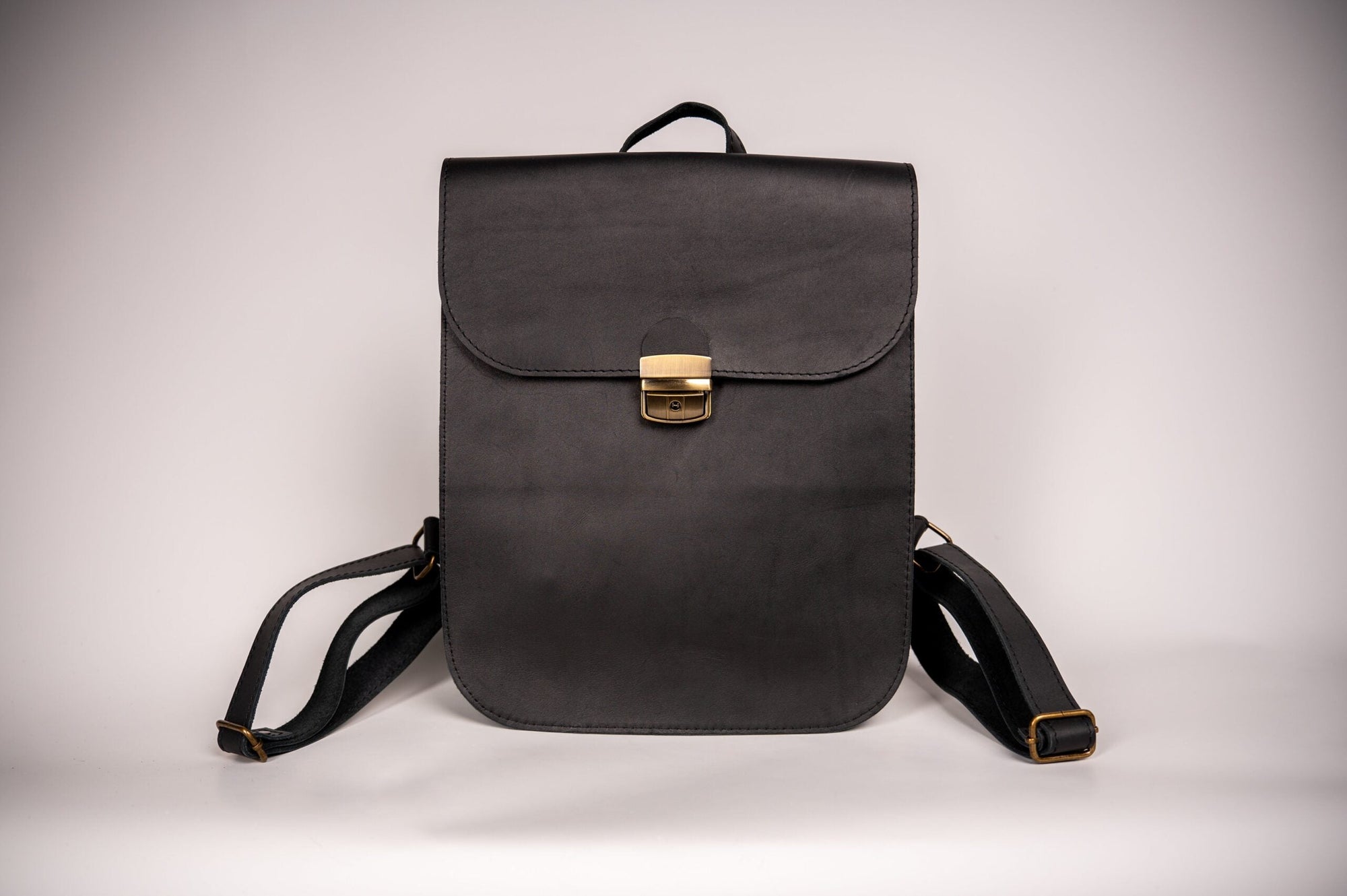 Vintage Leather Saddle Backpack – Fits 14.5&quot; Laptop