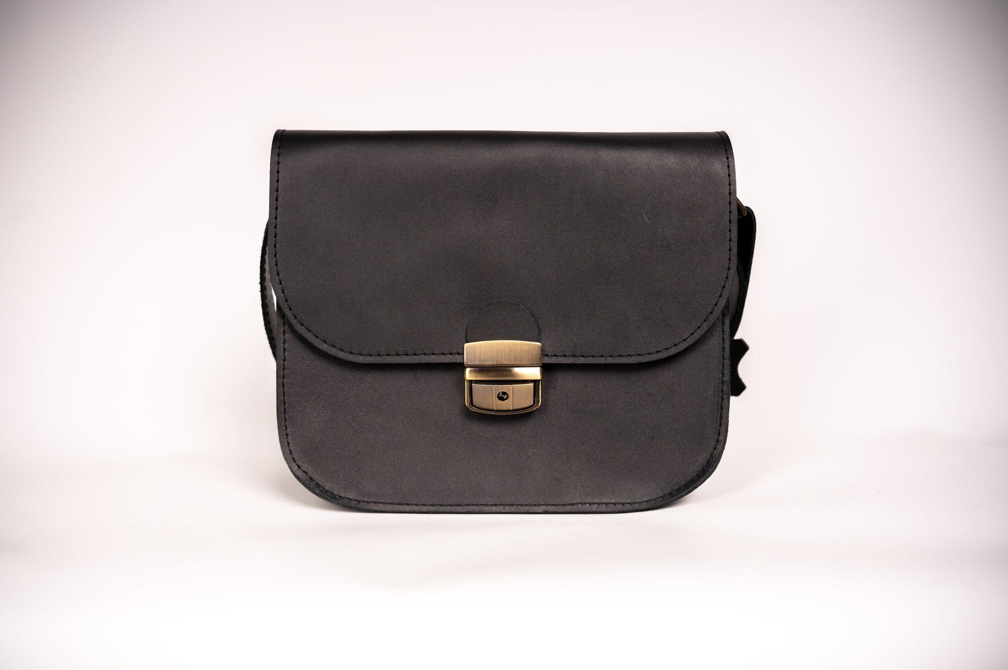 Natural Leather Saddle Bag Large in Black