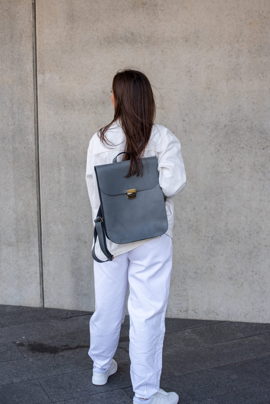 Natural Leather Saddle Bag - Vintage Chic & Laptop-Ready