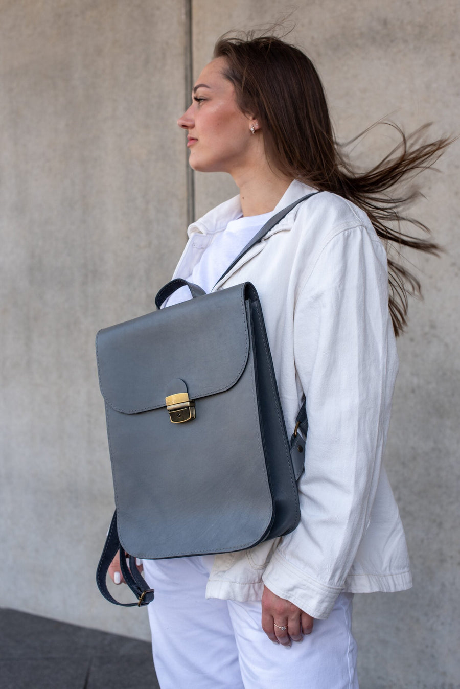Natural Leather Saddle Bag - Vintage Chic & Laptop-Ready