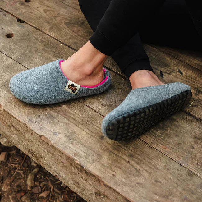 Outback Women's Slipper in Grey and Pink