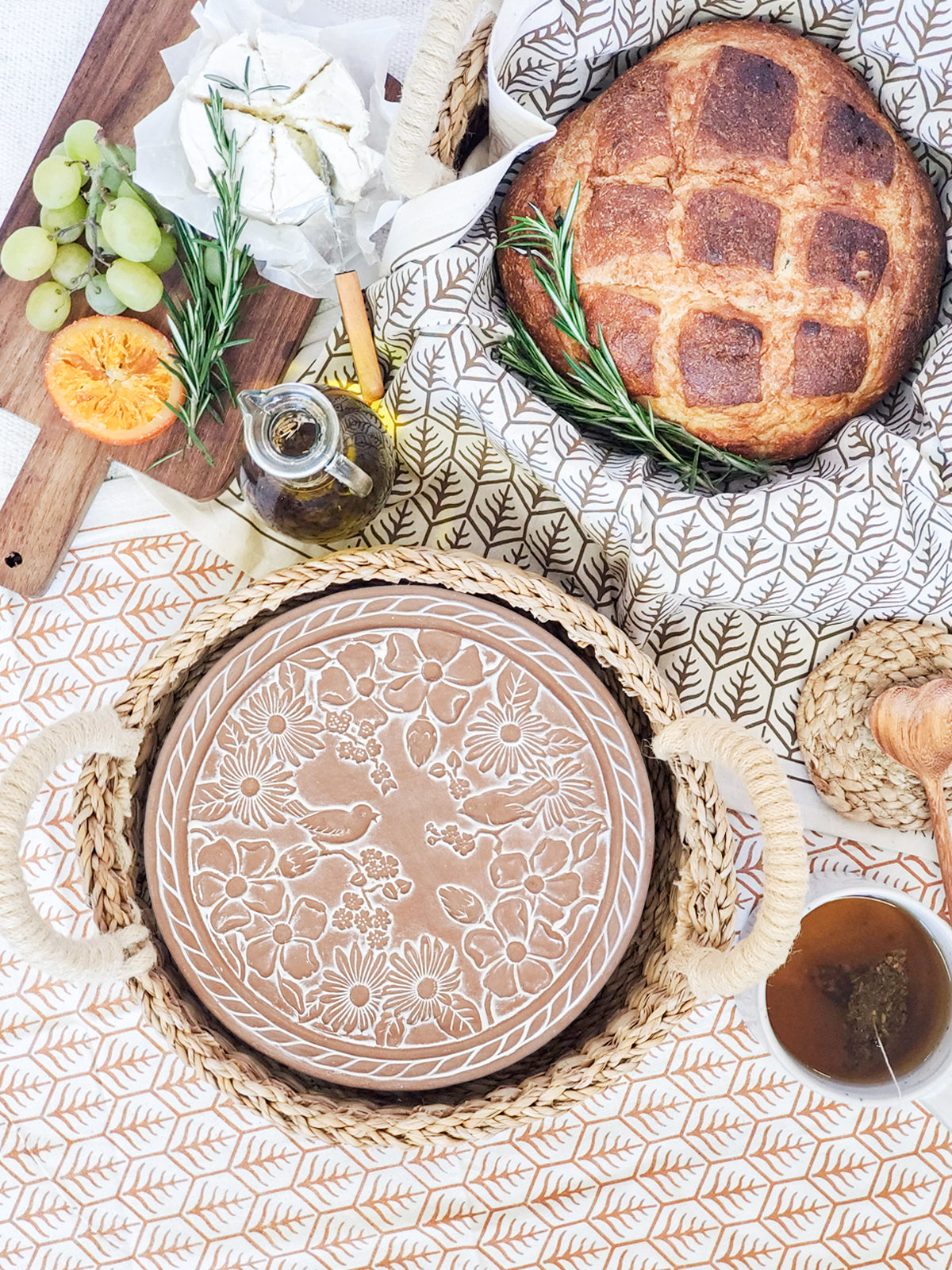 Bread Warmer &amp; Basket - Garden Round