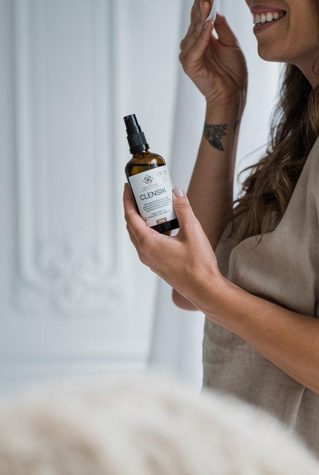 Clensik Herbal Makeup Remover &amp; Facial Oil – Meadowsweet Enhanced by MaiWistik at www.brixbailey.com