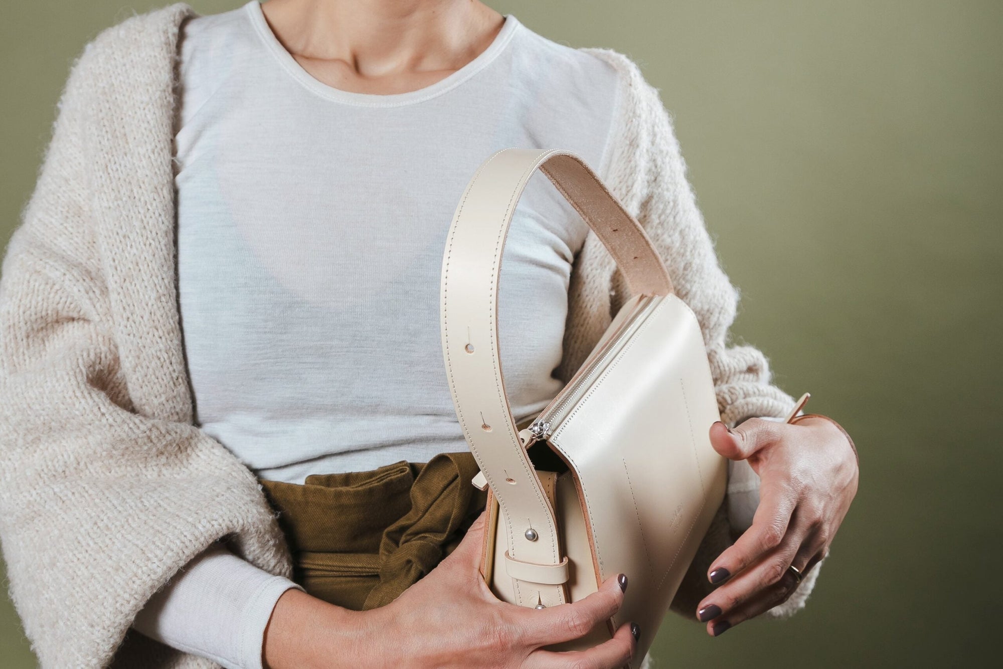 Model Sling in Cookie Brown Leather