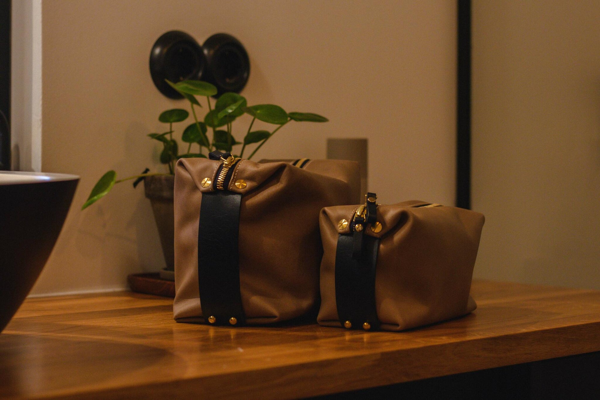 Leather Travel Accessory Bag Sustainable and Customizable