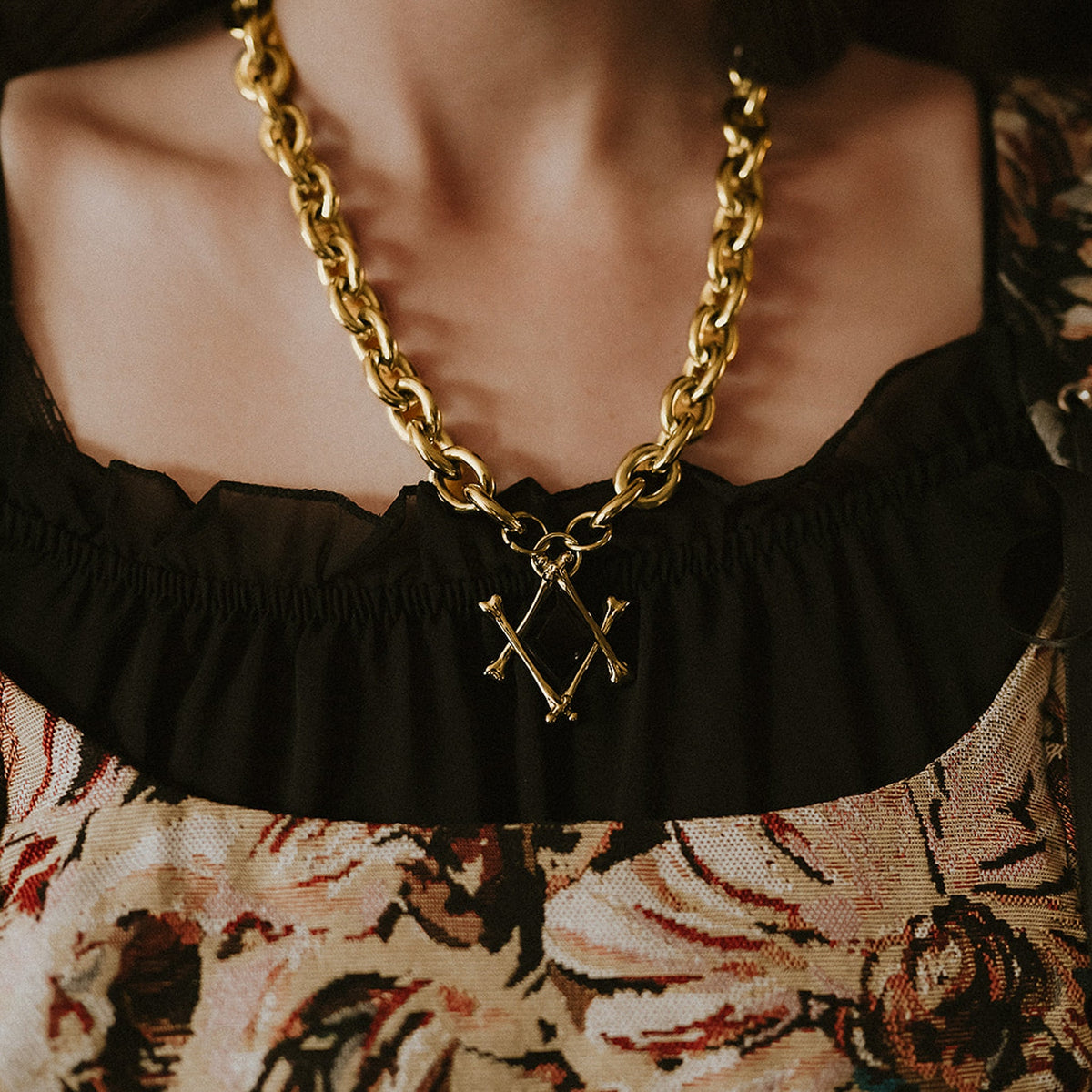 The Obsidian Marrow Necklace Gold