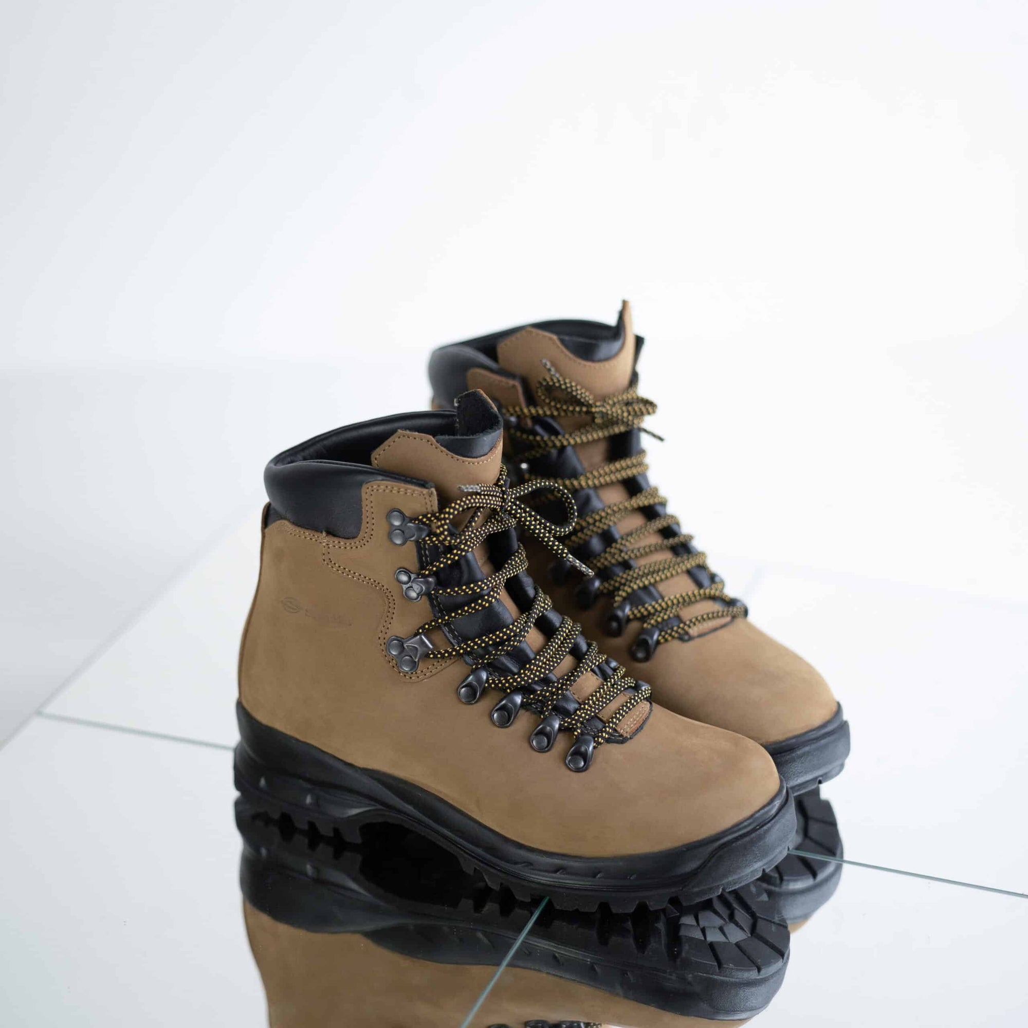 Tundra Hiking Boots for Rugged Adventures