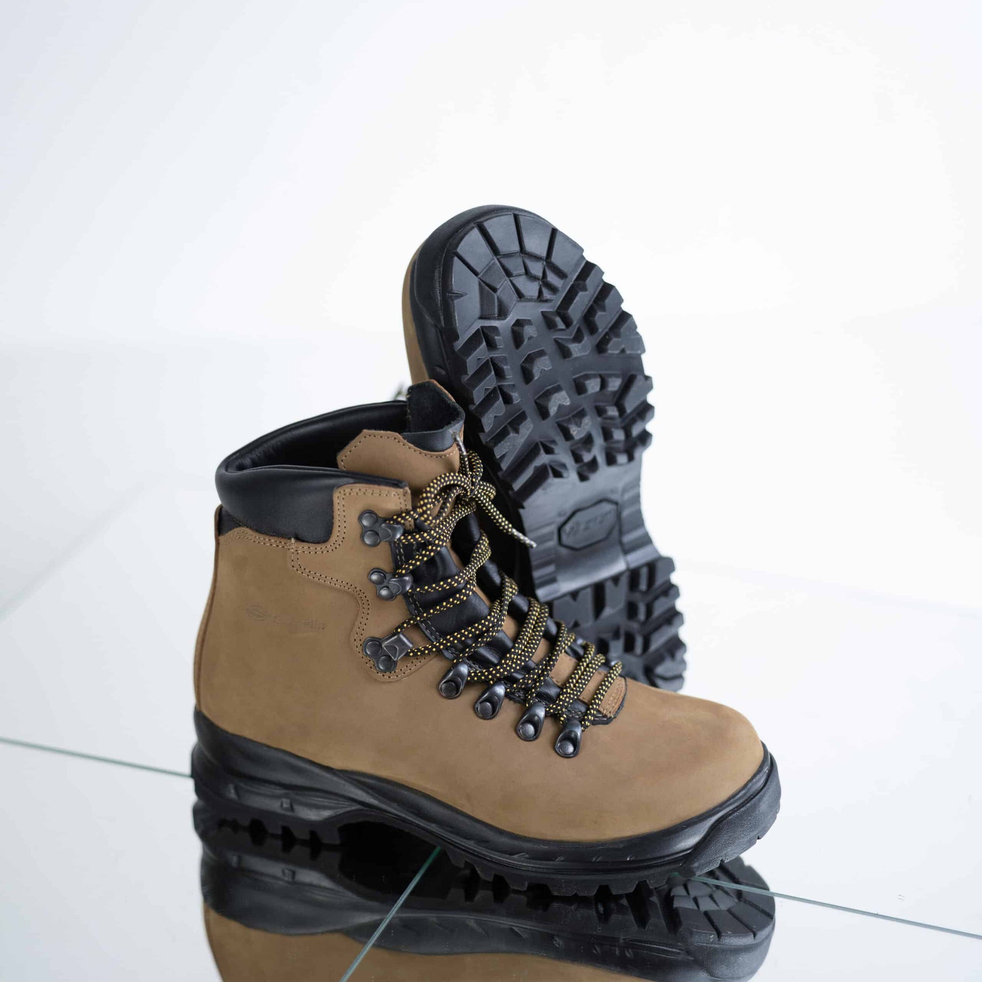 Tundra Hiking Boots for Rugged Adventures
