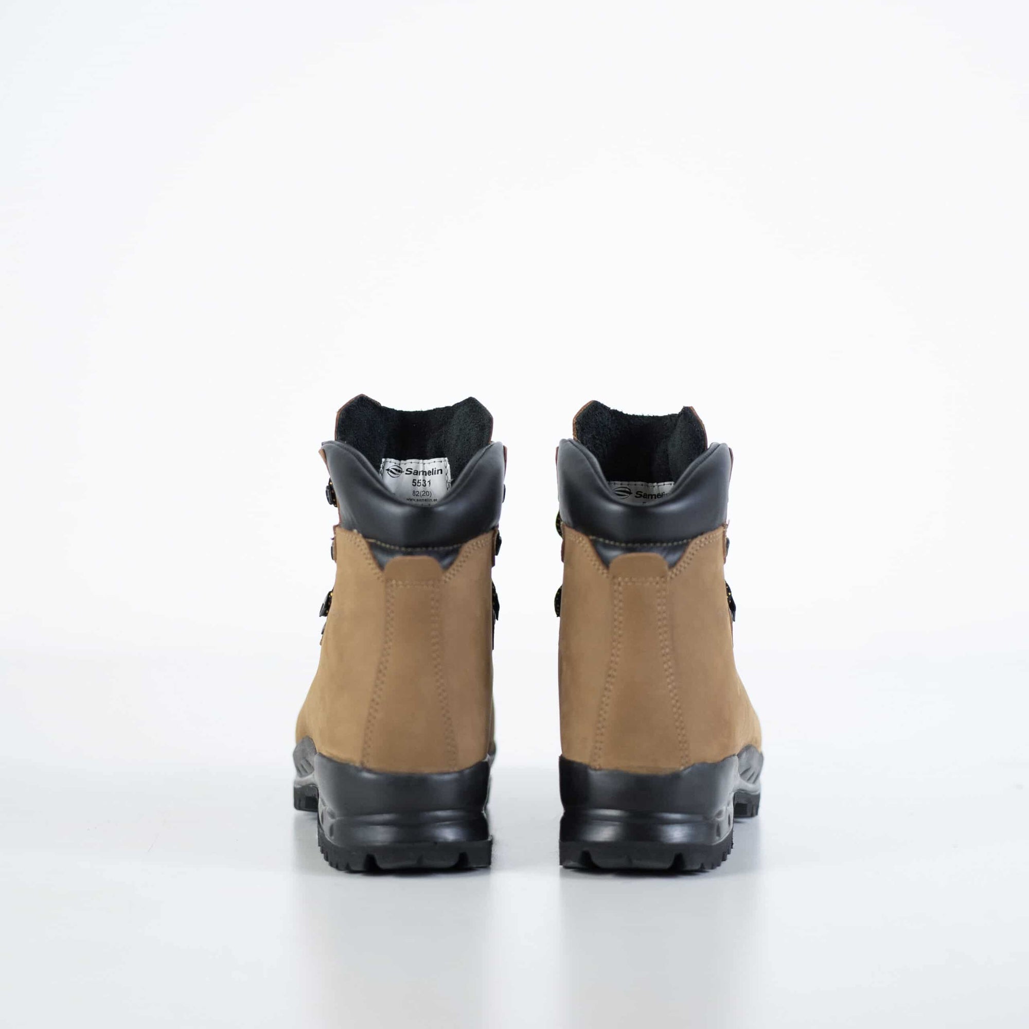 Tundra Hiking Boots for Rugged Adventures
