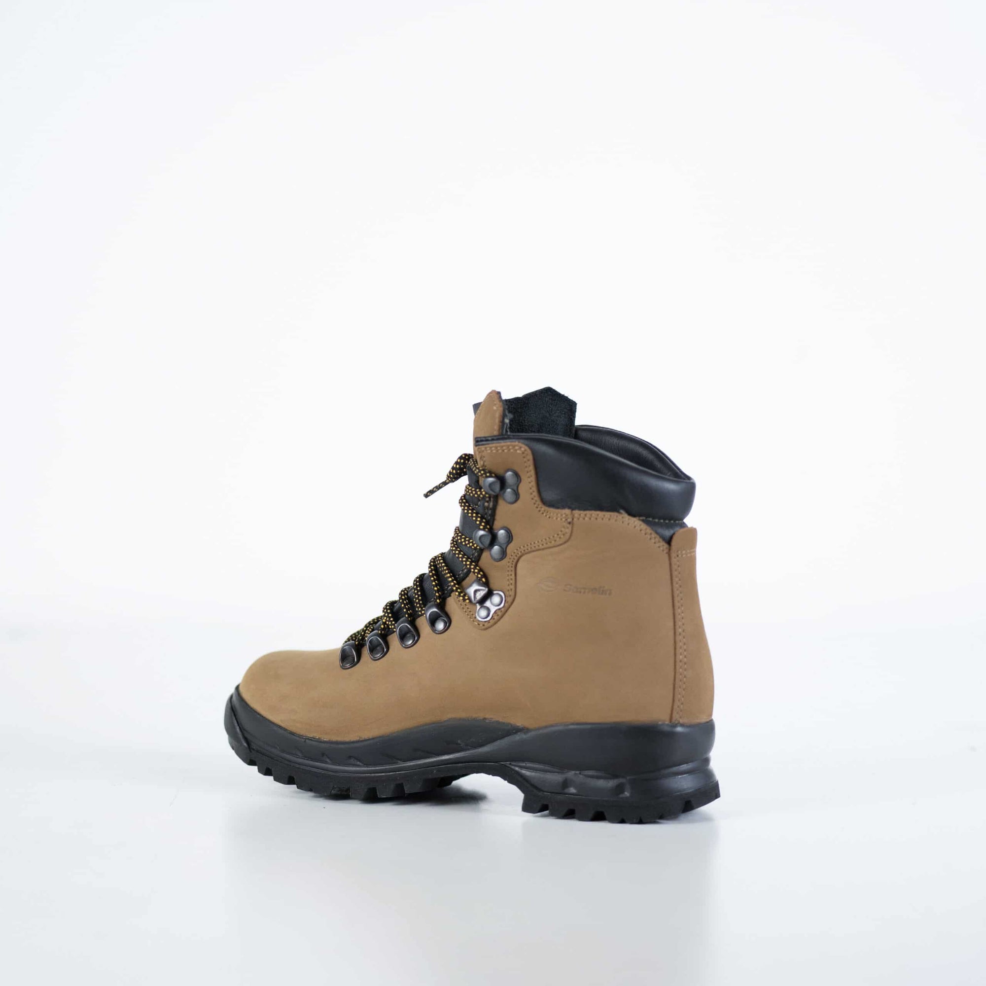 Tundra Hiking Boots for Rugged Adventures