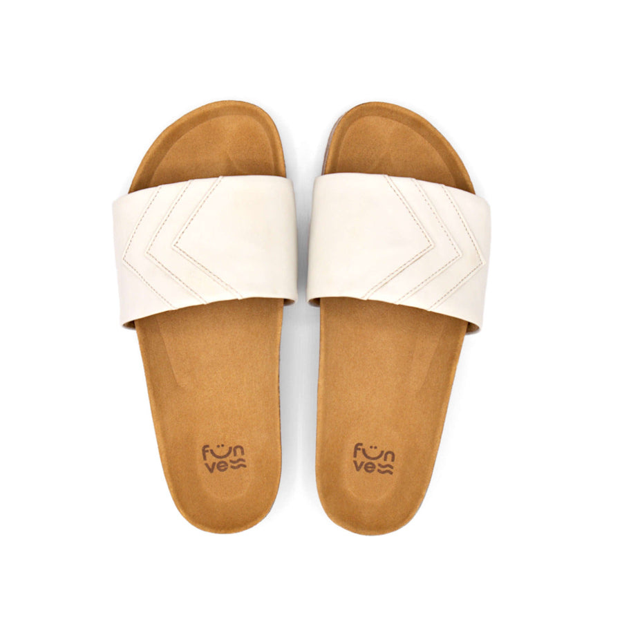 Premium white vegan sandals with comfortable strap, cushioned footbed, non-slip sole, sustainable fair fashion by Fünve at brixbailey.com