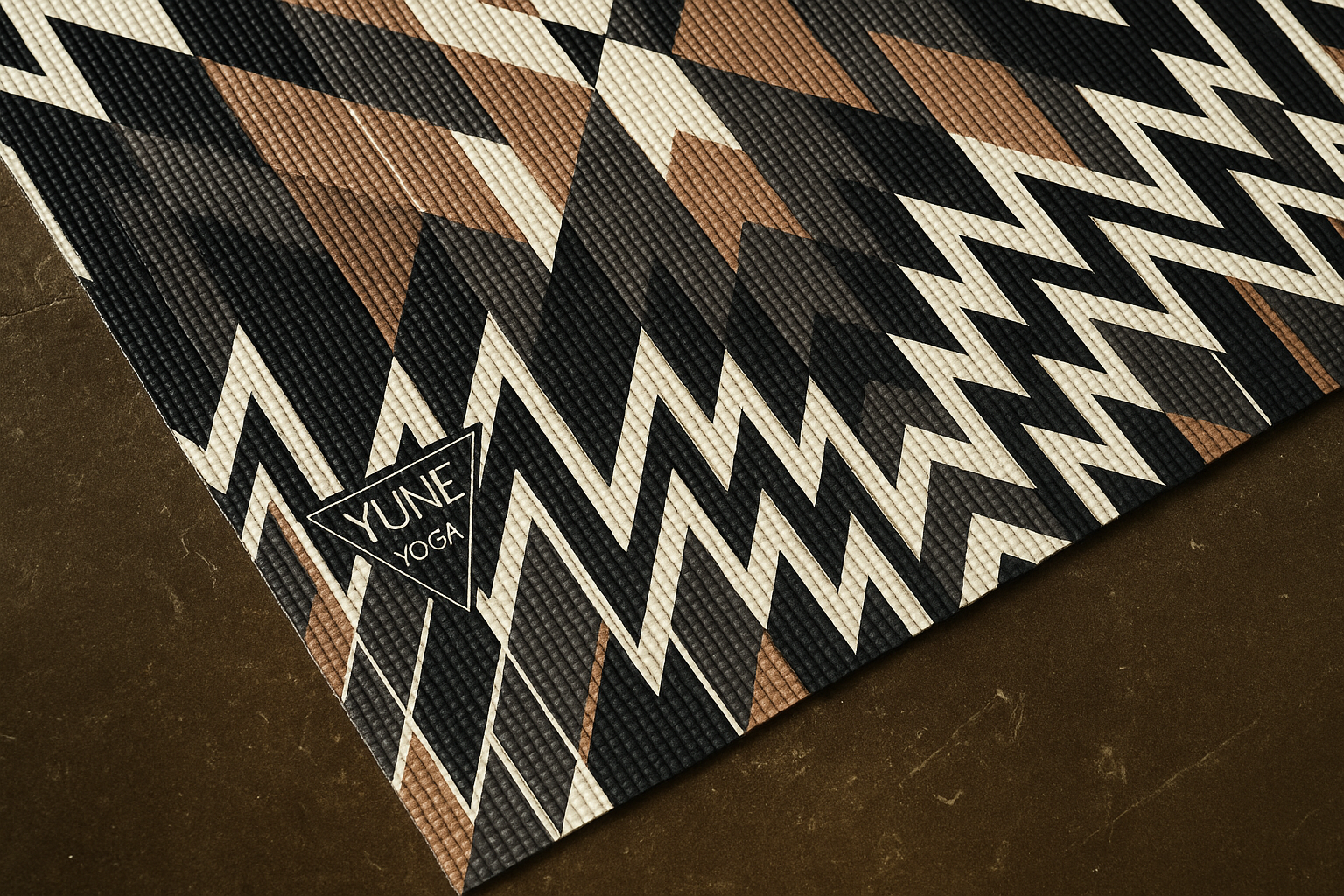 Red Rocks Sand Lightweight Yoga Mat – 6mm Non-Slip, Eco-Friendly & Travel-Ready | Yune Yoga-1