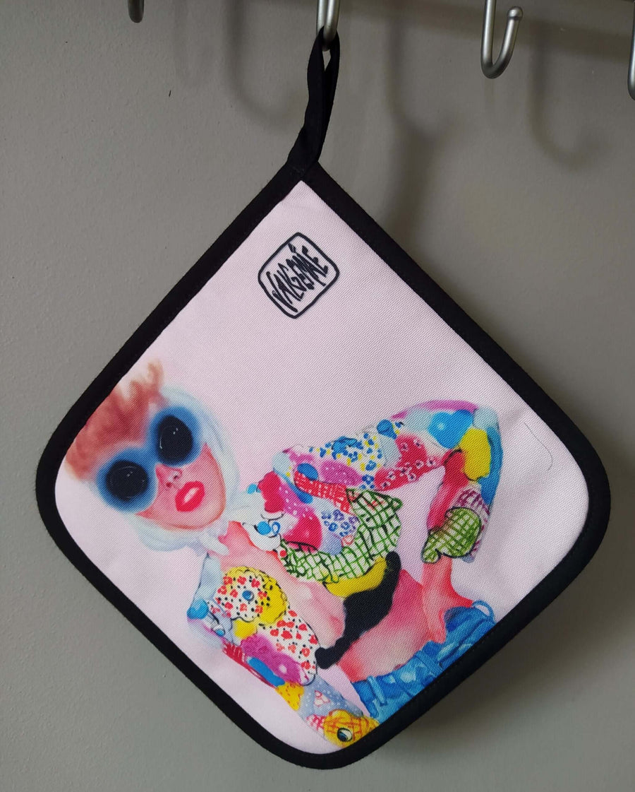 Pot holder "Chick in Moschino"