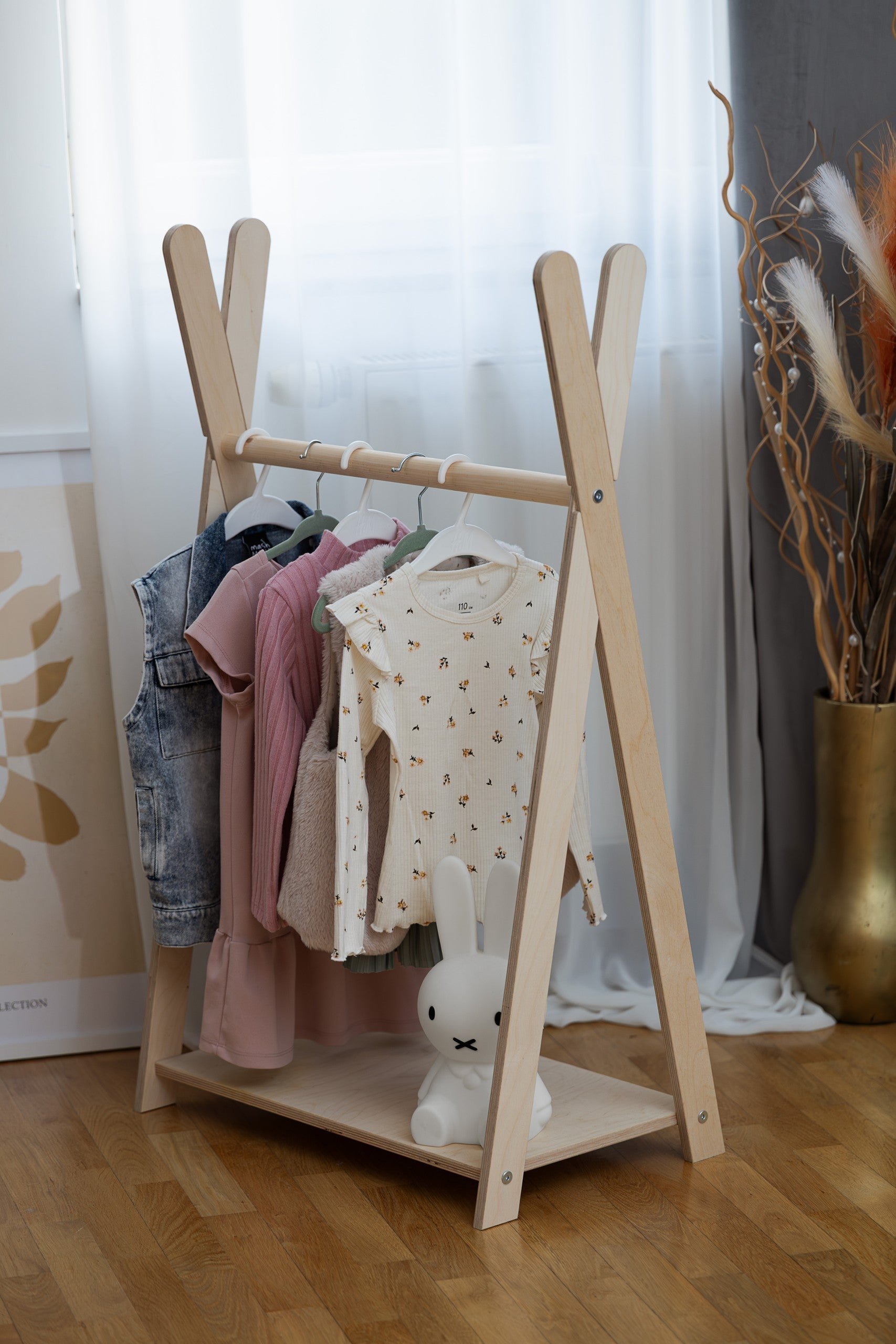 Natural Wood Tipi Clothing Rack for Children