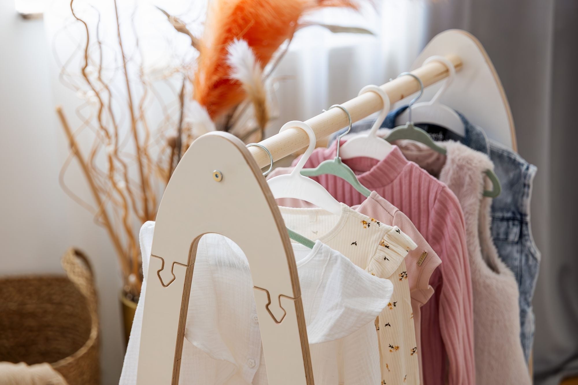 The MeowBaby® Arched Hanger - Functional &amp; Stylish Storage for Kids&#39; Rooms by MeowBaby at www.brixbailey.com