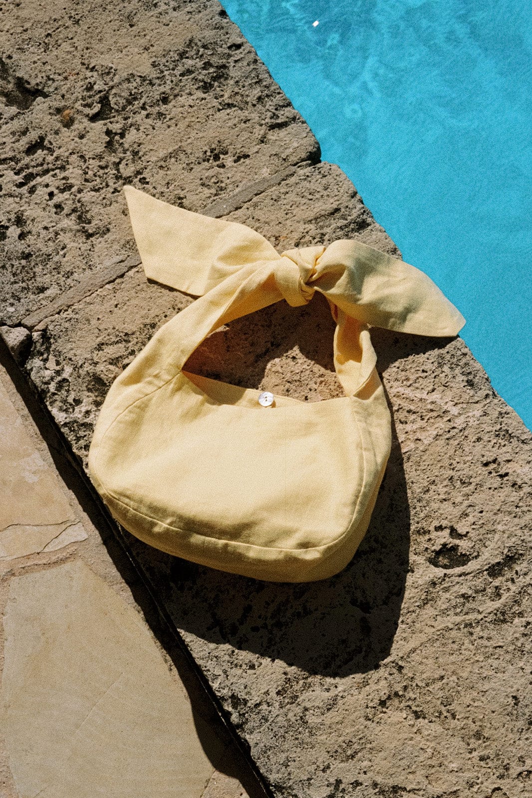 The Ella Linen Shoulder Bag in yellow