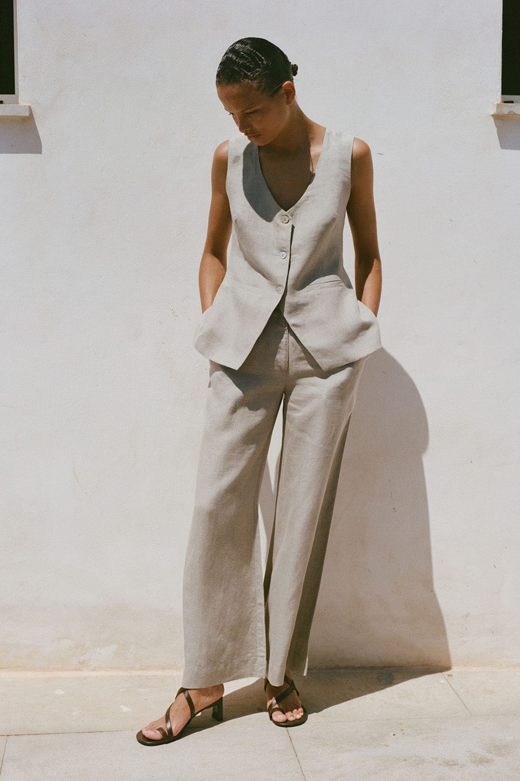 The Willow Wide-Leg Pleated Linen Trousers in oatmeal