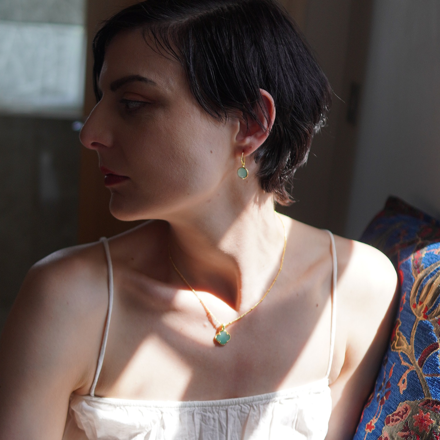 Pariba Onyx Gemstone Necklace in Gold