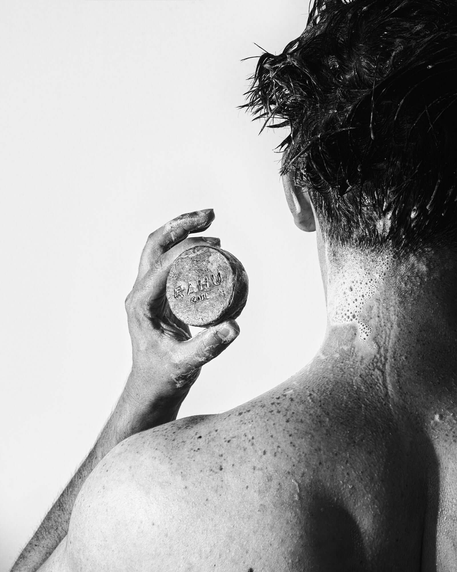 Detox Clarifying Solid Shampoo with Black Clay